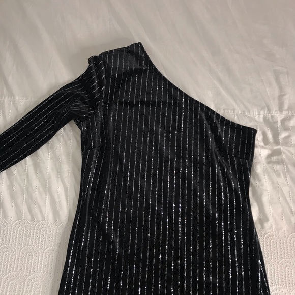 Top Shop Off The Shoulder black dress size 8 - Picture 3 of 8